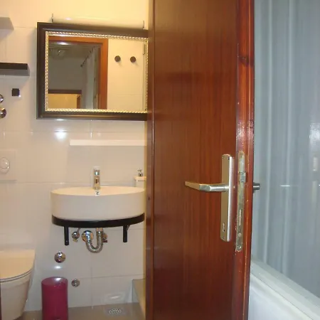 Studio In 7524 *
